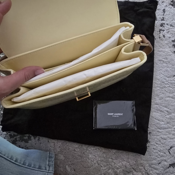 Saint laurent Le Monogramme leather shoulder bag EUC - Picture 11 of 16